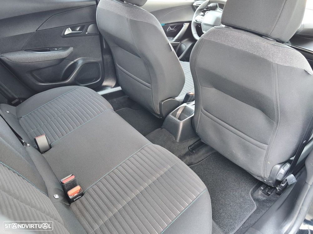 Peugeot 2008 PureTech 130 EAT8 Allure - 30