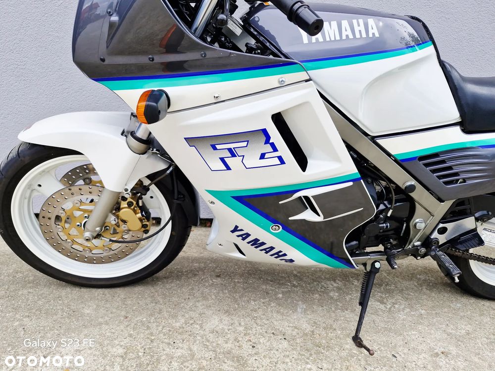 Yamaha FZ - 13