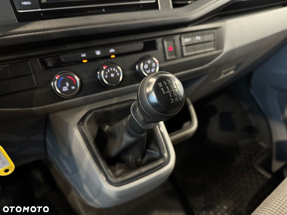 Volkswagen Transporter - 22