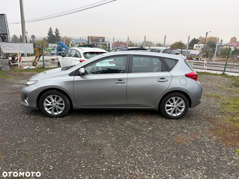 Toyota Auris 1.6 Valvematic Life - 12