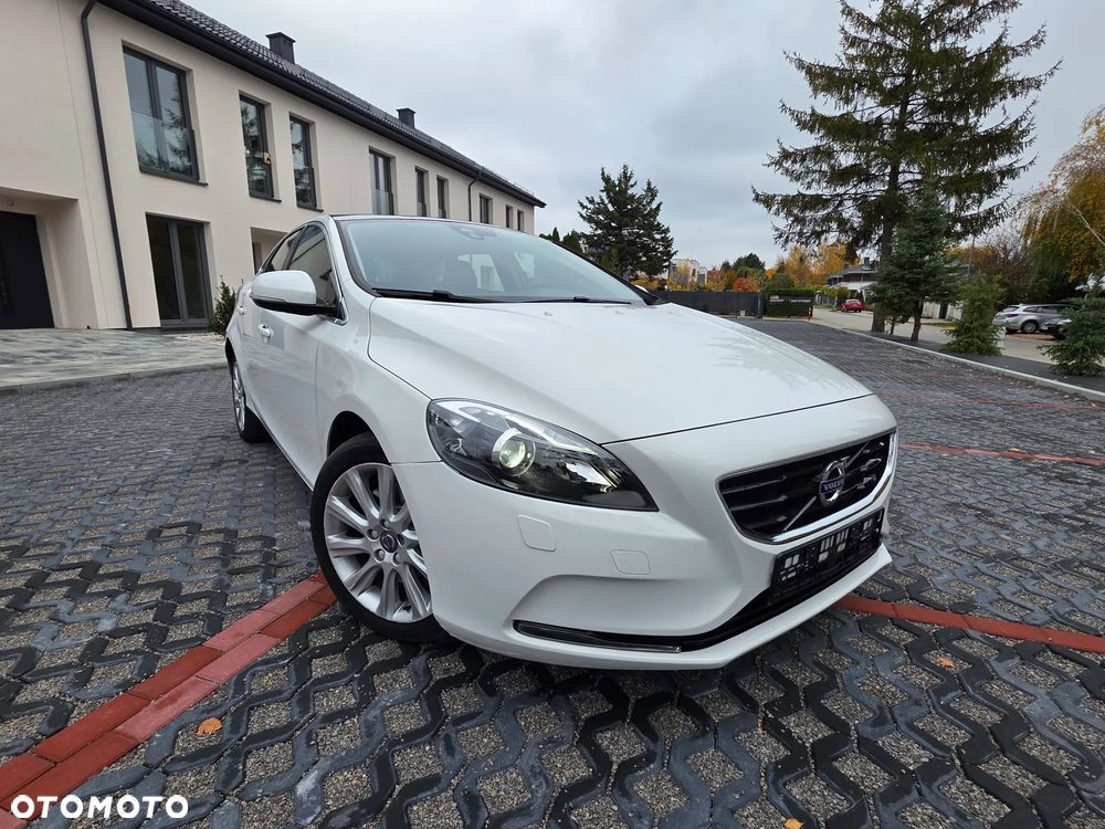 Volvo V40 - 25