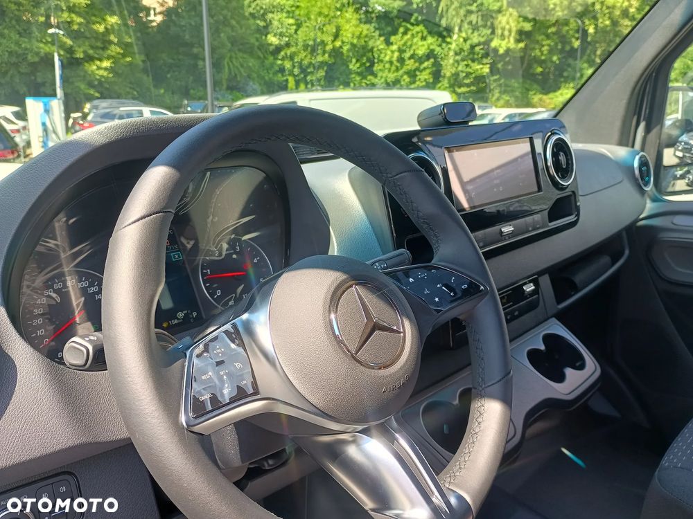 Mercedes-Benz Sprinter L2H2 - 11