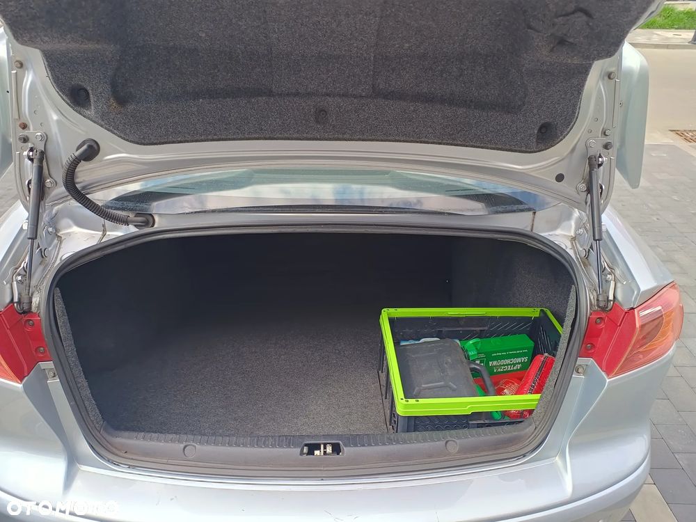 Mitsubishi Lancer 1.5 Invite - 13