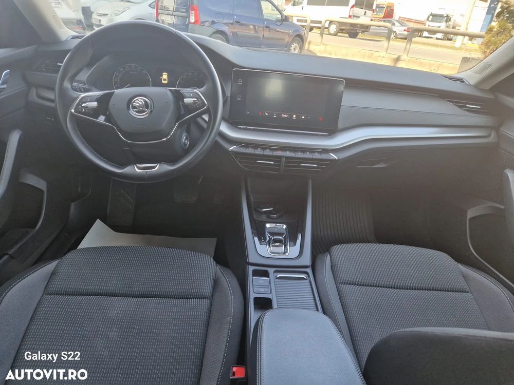 Skoda Octavia 2.0 TDI DSG Ambition - 11