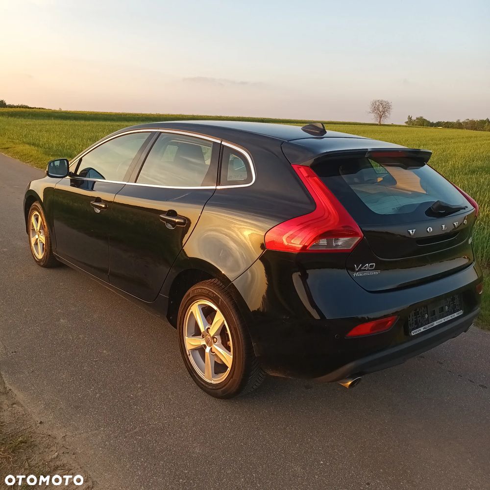 Volvo V40 D3 Momentum - 6