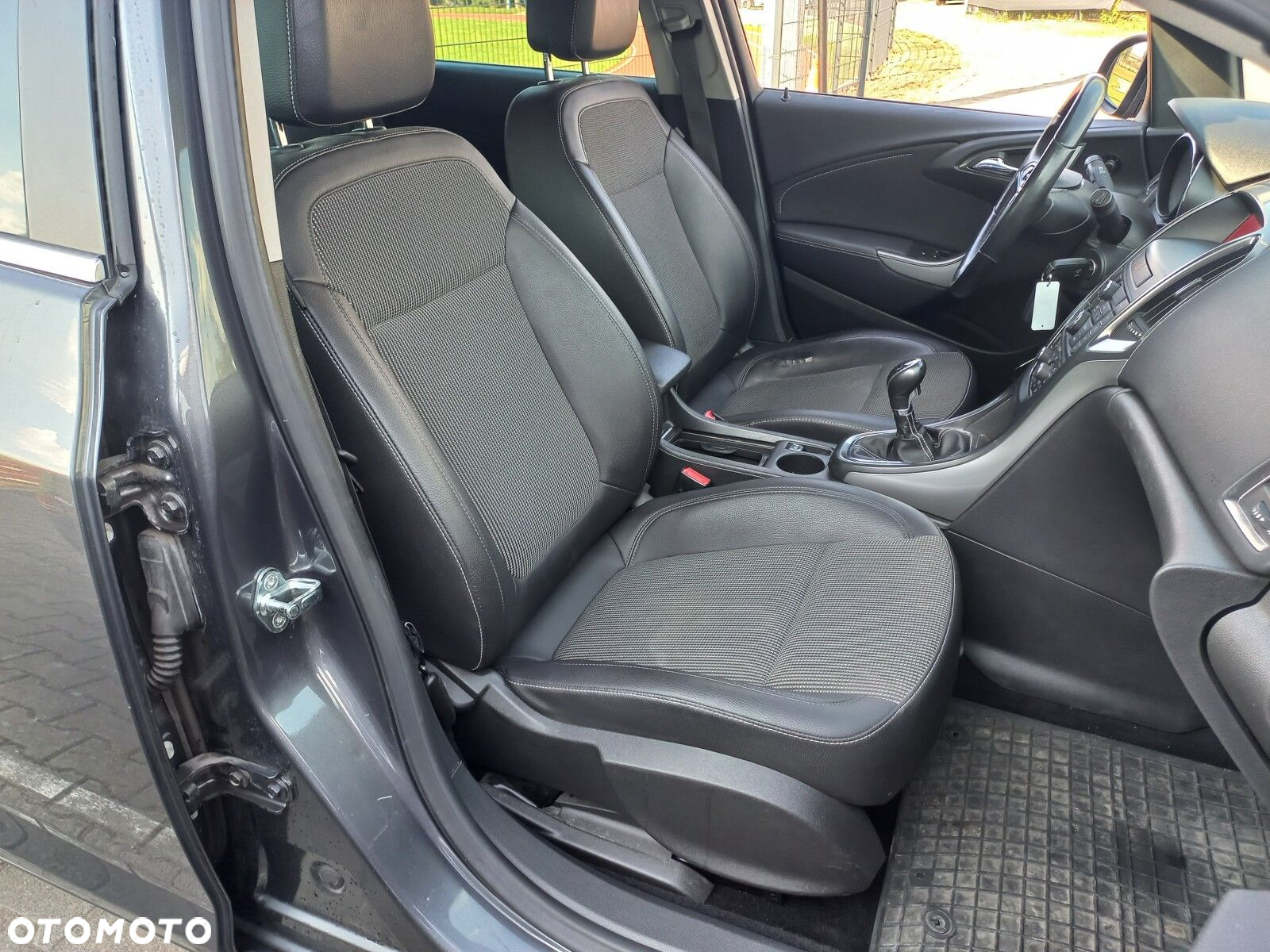 Opel Astra IV 1.4 T Cosmo - 23