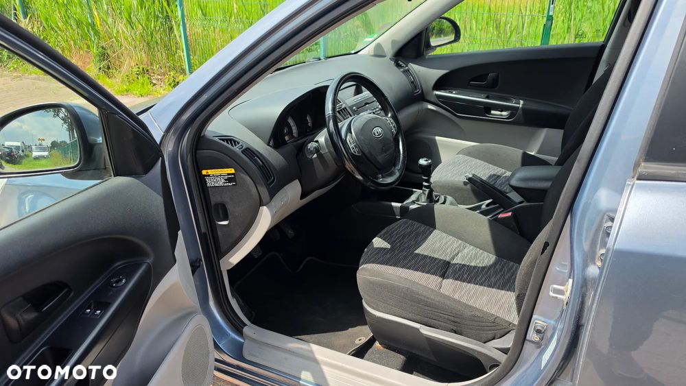 Kia Ceed 1.4 CVVT LX - 12