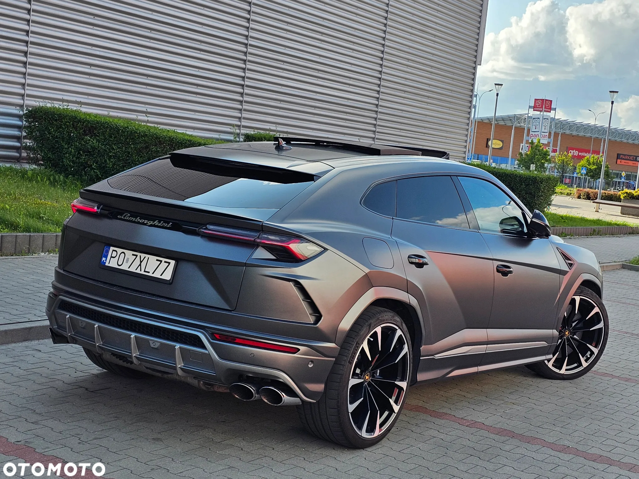 Lamborghini Urus Standard - 24