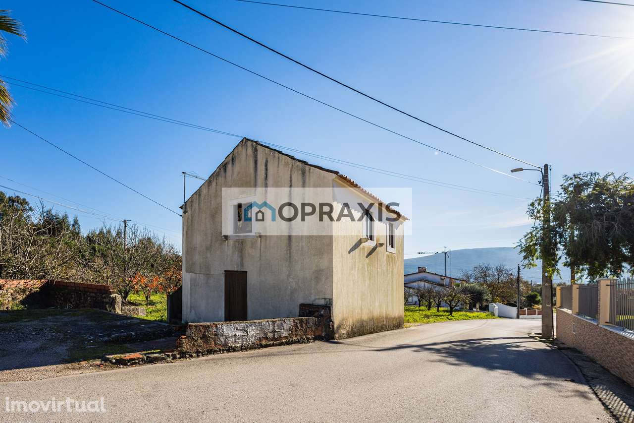 Moradia para reabilitação e terreno em Pedreiras, Porto de Mós - Grande imagem: 2/19