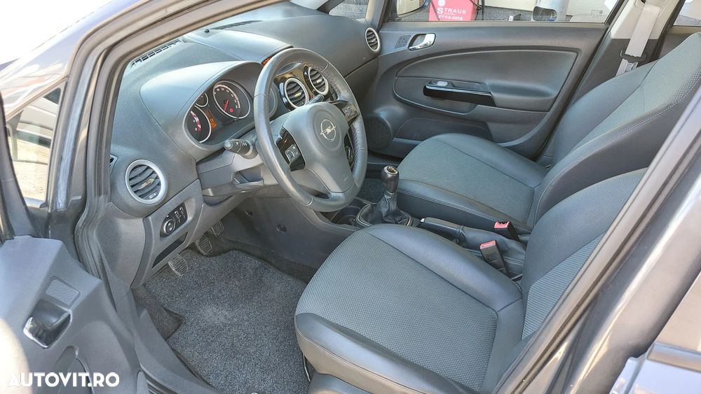 Opel Corsa 1.4i Cosmo - 11