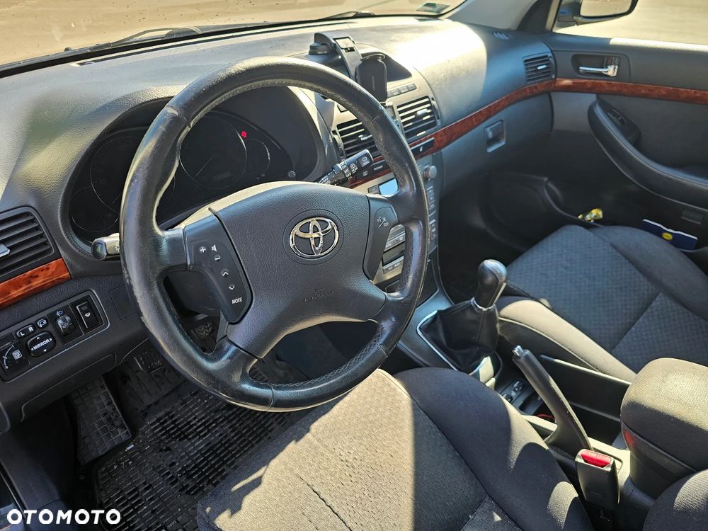 Toyota Avensis 1.8 VVT-i Sol - 10