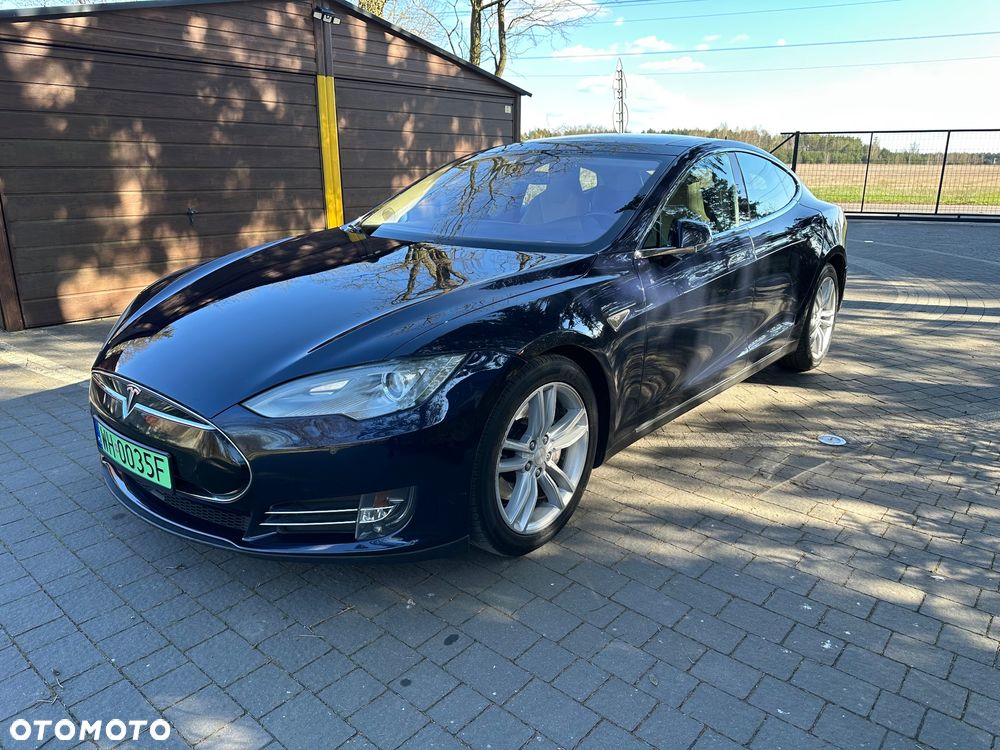 Tesla Model S Performance - 3
