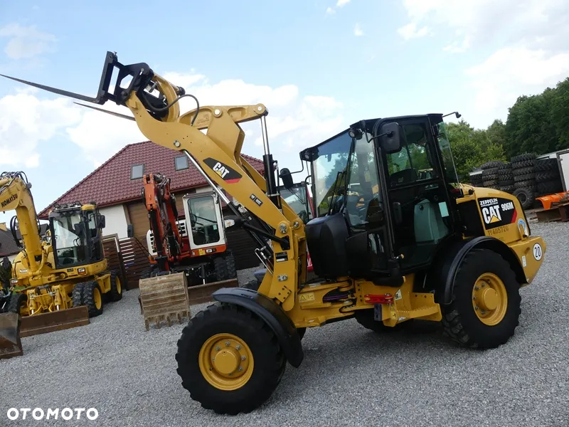 Caterpillar CAT 906M Z Niemiec / 2019r / 2668mtg / Serwisowany / - 40