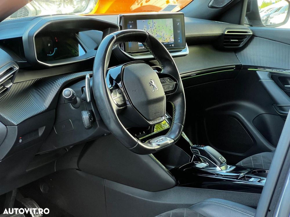 Peugeot 2008 PureTech 155 EAT8 GT - 14