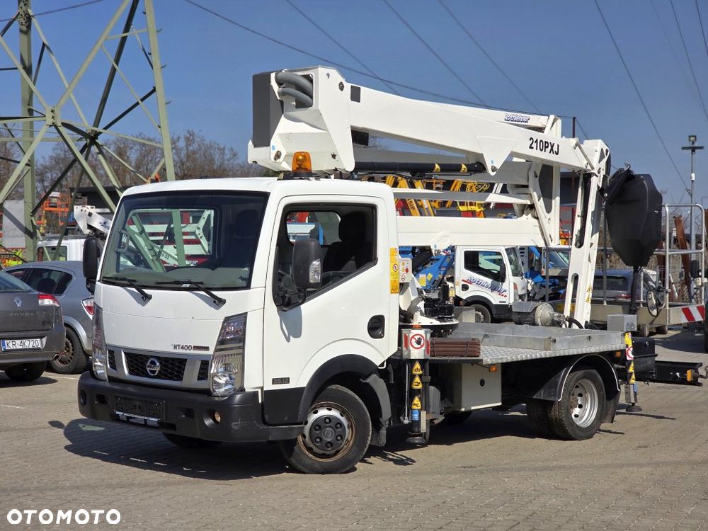 Nissan Cabstar - 1