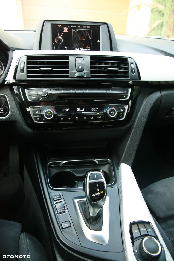 BMW Seria 3 320d xDrive - 9