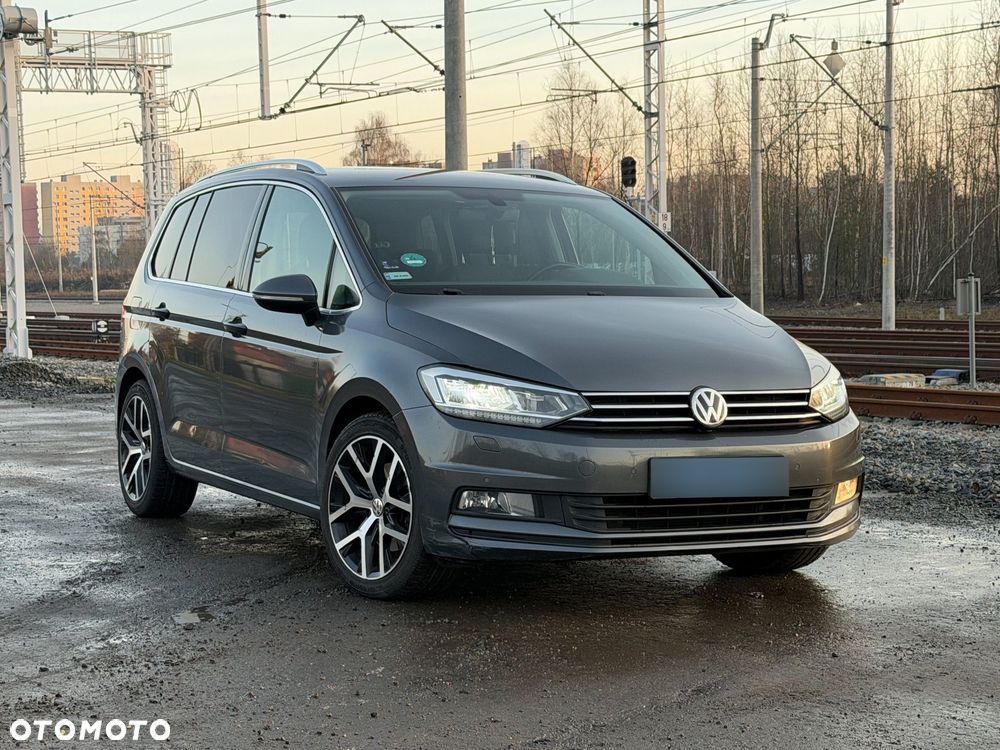Volkswagen Touran - 1