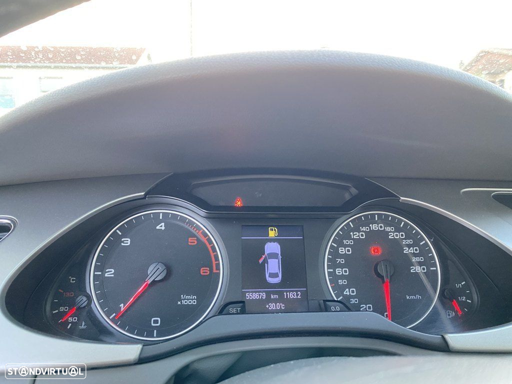 Audi A4 2.0 TDI Business Line Advance - 22