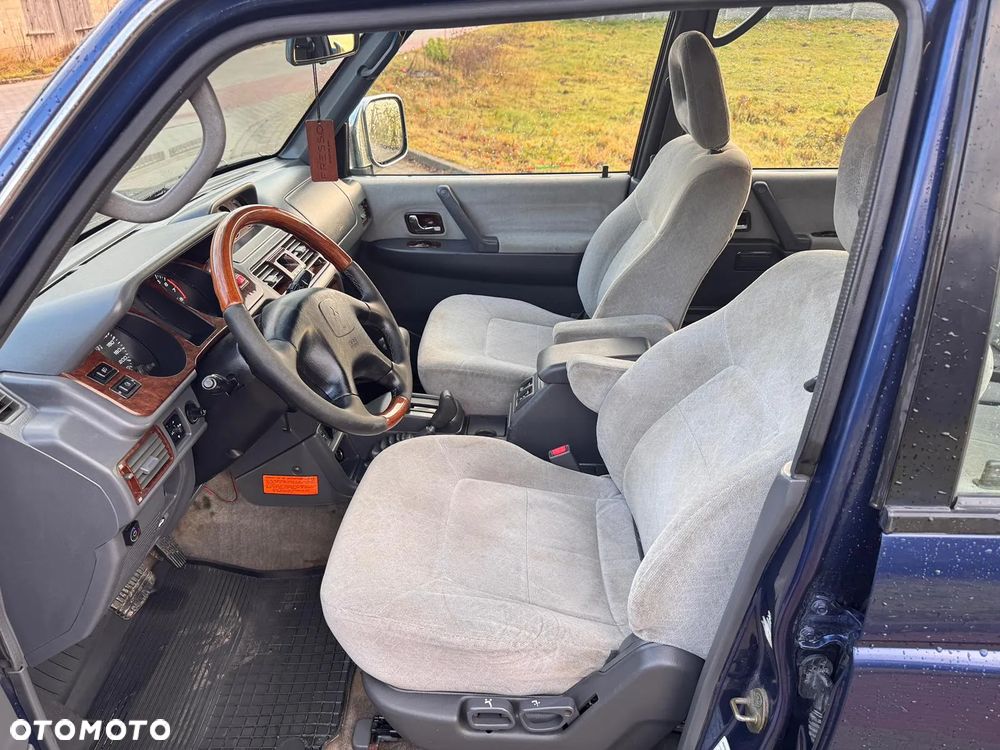 Mitsubishi Pajero - 9