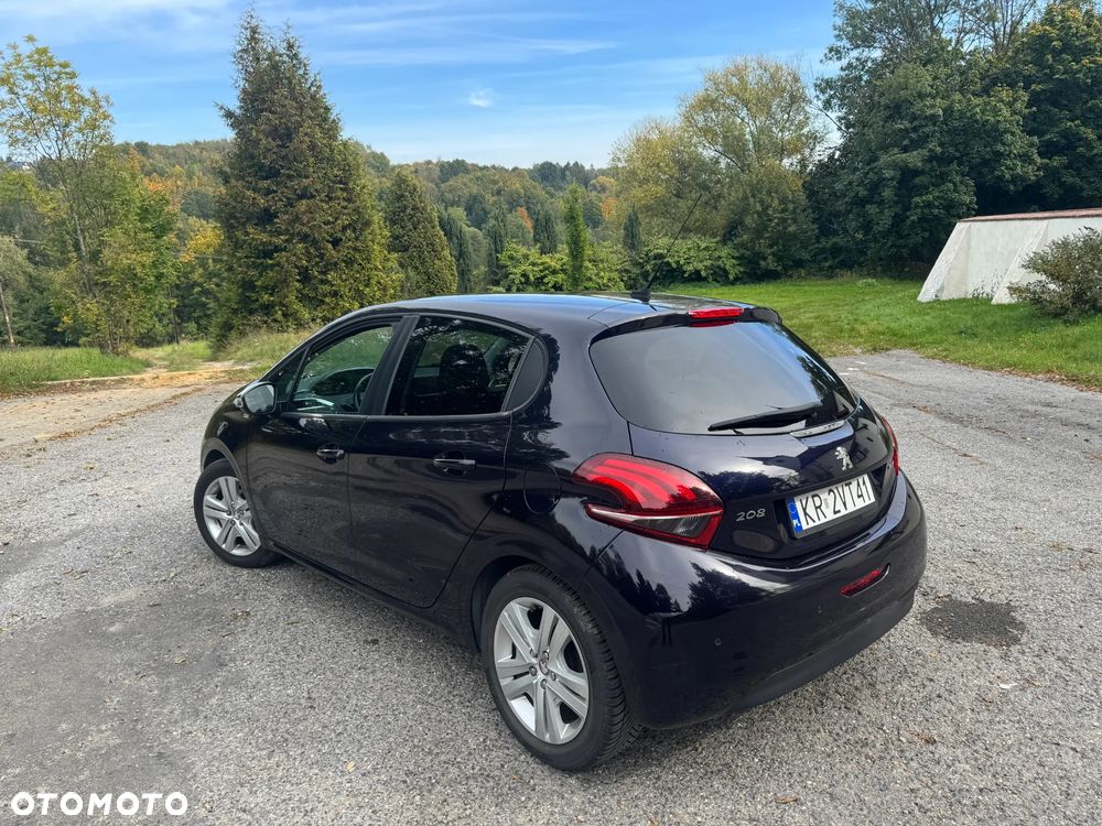 Peugeot 208 - 10