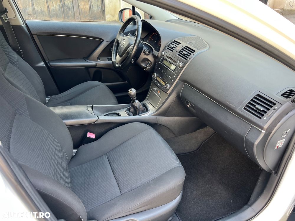 Toyota Avensis - 7