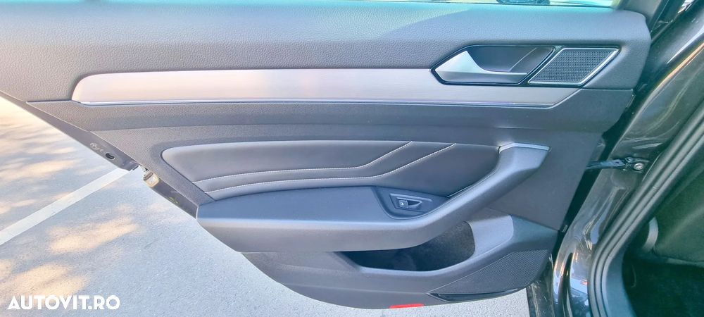 Volkswagen Passat 2.0 TDI DSG Highline - 16