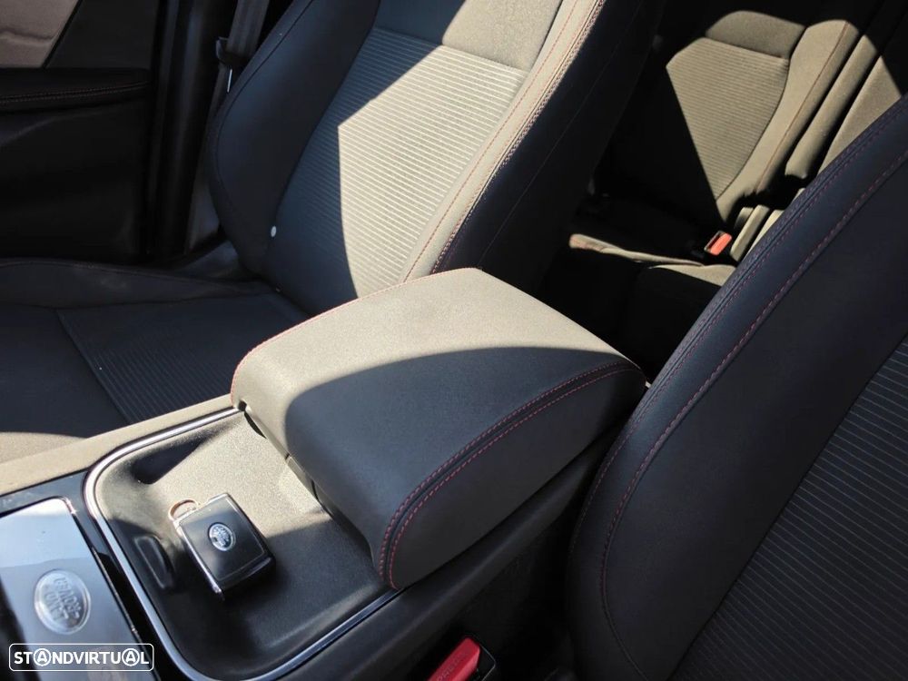 Land Rover Discovery Sport - 10