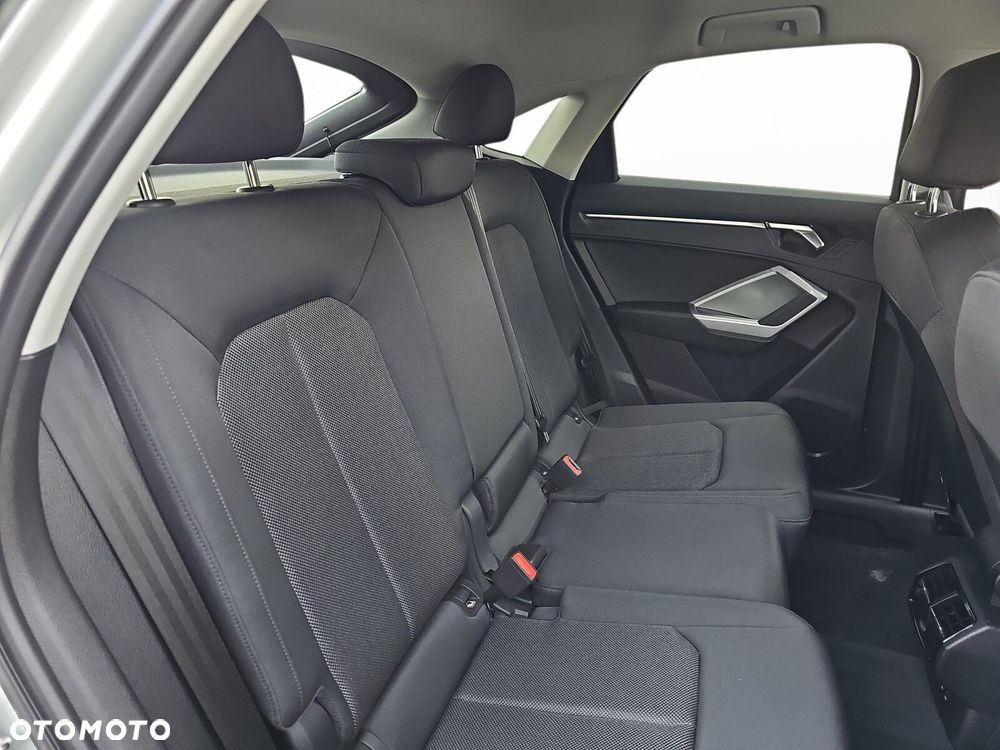 Audi Q3 Sportback - 27