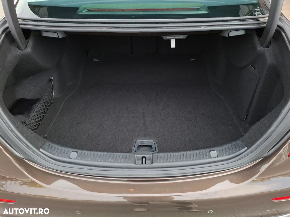 Mercedes-Benz E 200 4MATIC Aut. - 24