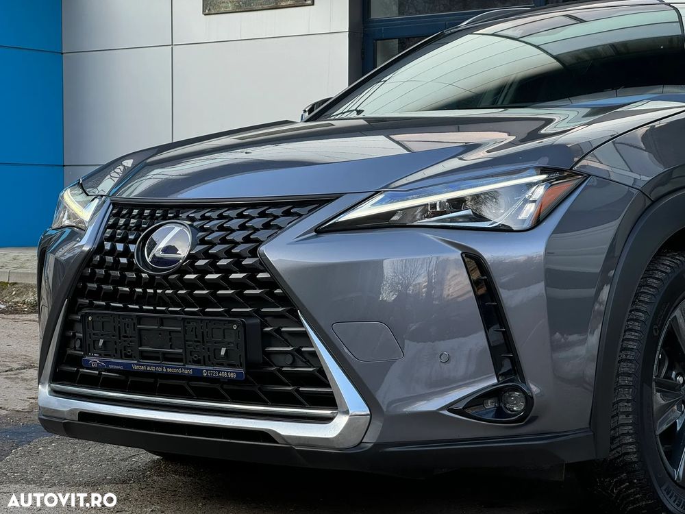 Lexus UX 250h FWD Executive - 7