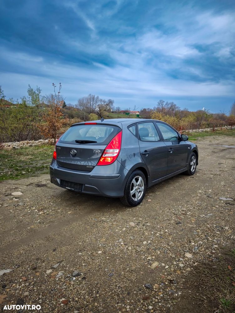 Hyundai i30 1.6 CRDI Classic - 11