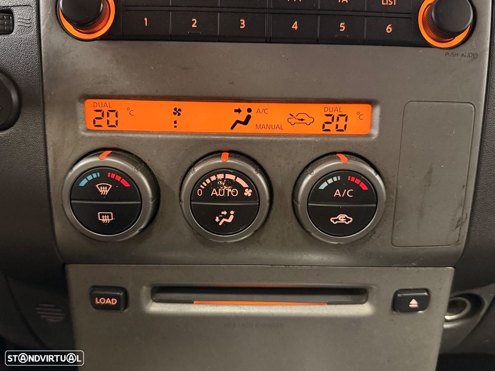 Nissan Navara 2.5 dCi CD LE Premium AT - 34