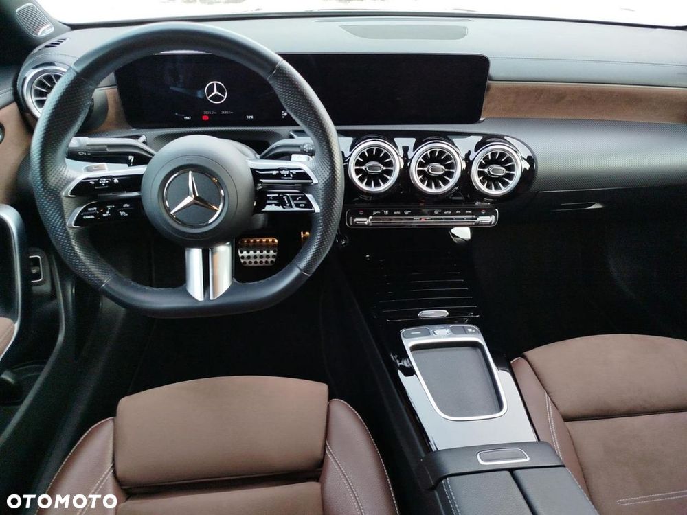 Mercedes-Benz CLA - 15