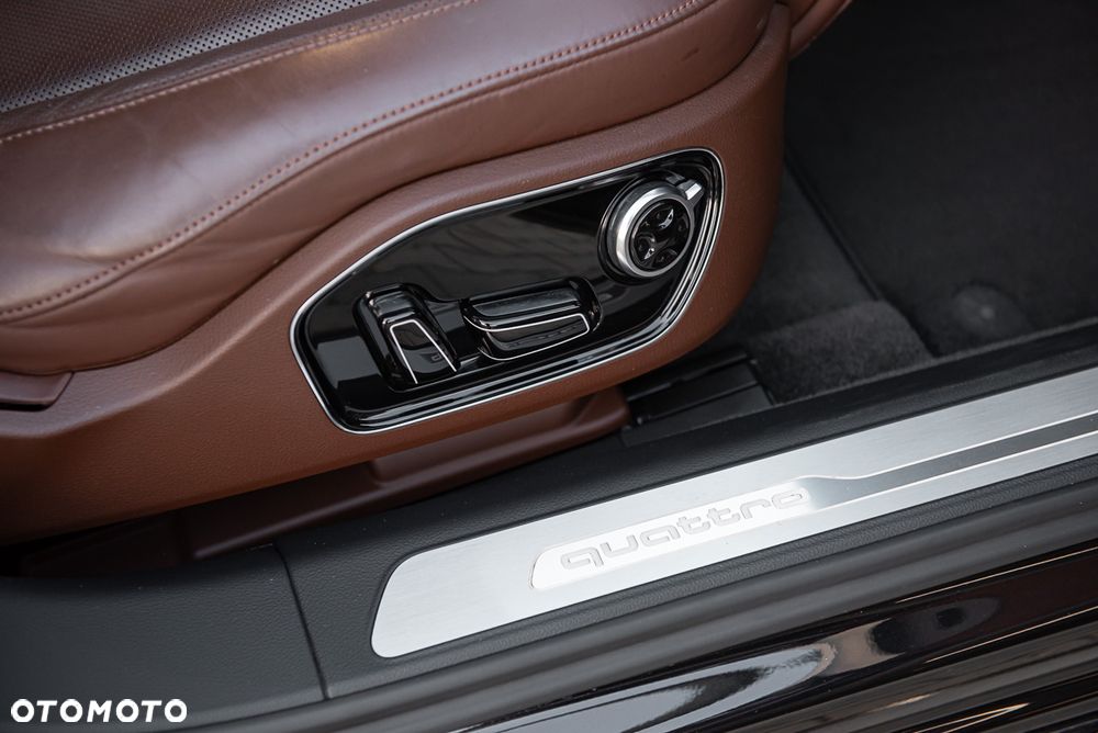 Audi A8 - 26