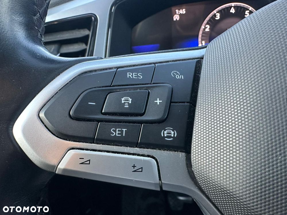 Volkswagen T-Roc - 13