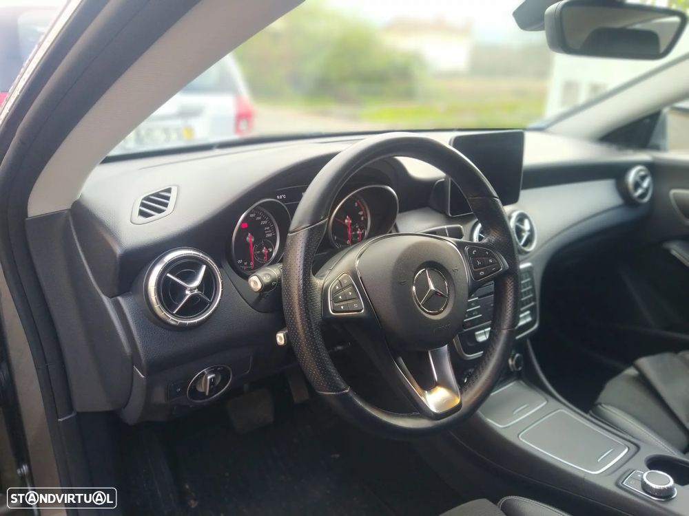 Mercedes-Benz CLA 200 d Shooting Brake Urban Aut. - 12