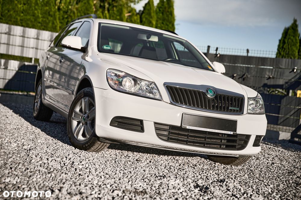 Skoda Octavia 1.6 TDI DPF Elegance - 4