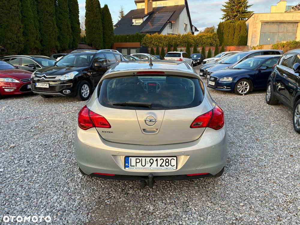 Opel Astra 1.6 Design Edition - 6