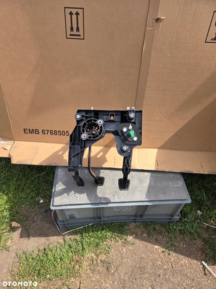 Pedały Pedał sprzęgła hamulca gazu Opel Zafira C 39032869 13253781 - 5