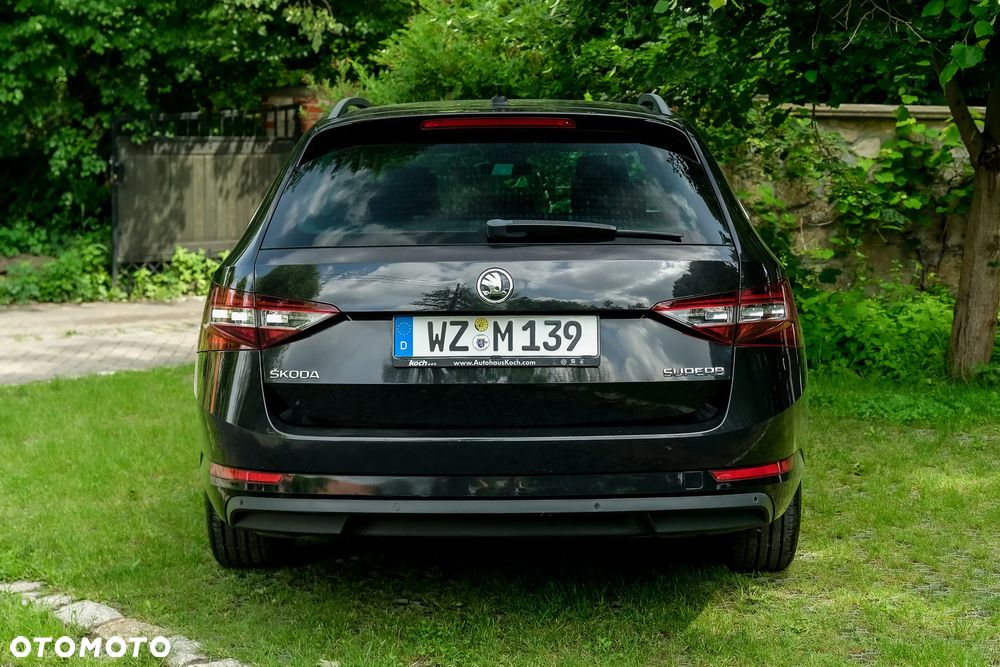 Skoda Superb 2.0 TDI DSG Premium Edition - 7