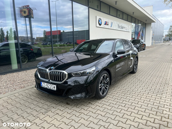 BMW Seria 5 520d mHEV M Sport