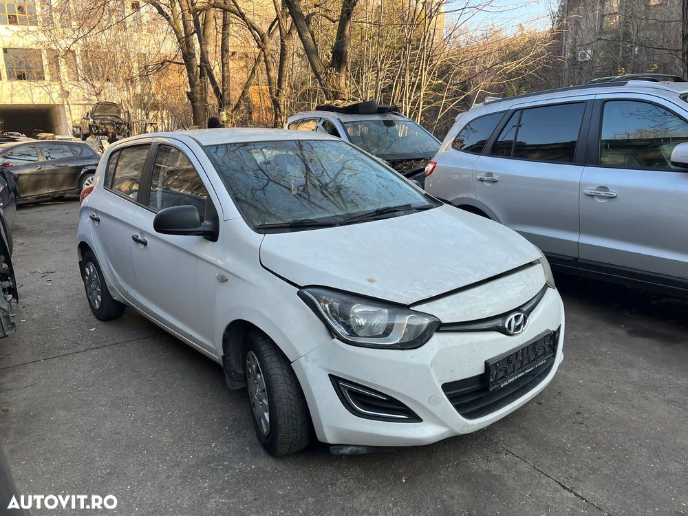 Dezmembrez Hyundai I20 1,1 CRDI  2014 alb - 1