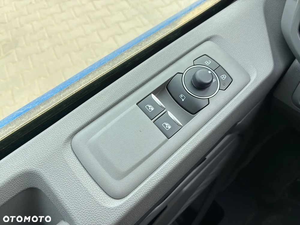 Volkswagen Caravelle 2.0 TDI L2 Life - 34