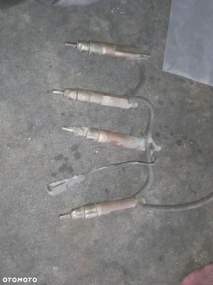 SKODA FABIA I 1.9 SDI WTRYSKIWACZE WTRYSKI KOMPLET 028130203F 038130202 - 2