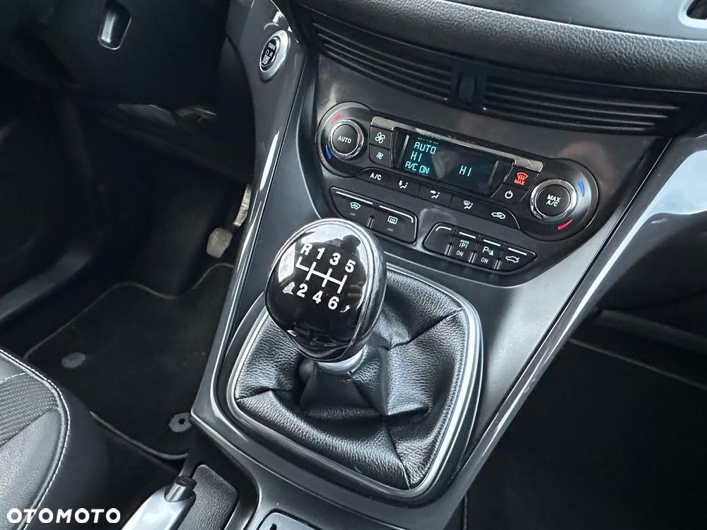 Ford Kuga 2.0 TDCi 2x4 Titanium - 25