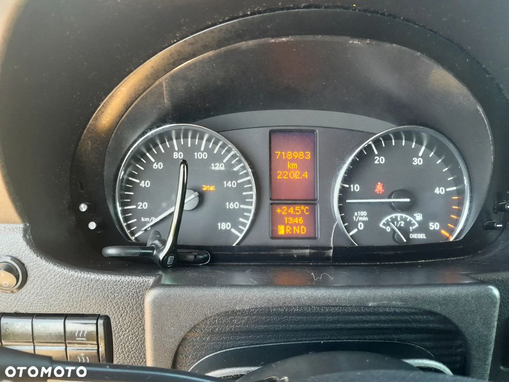 Mercedes-Benz Sprinter - 13