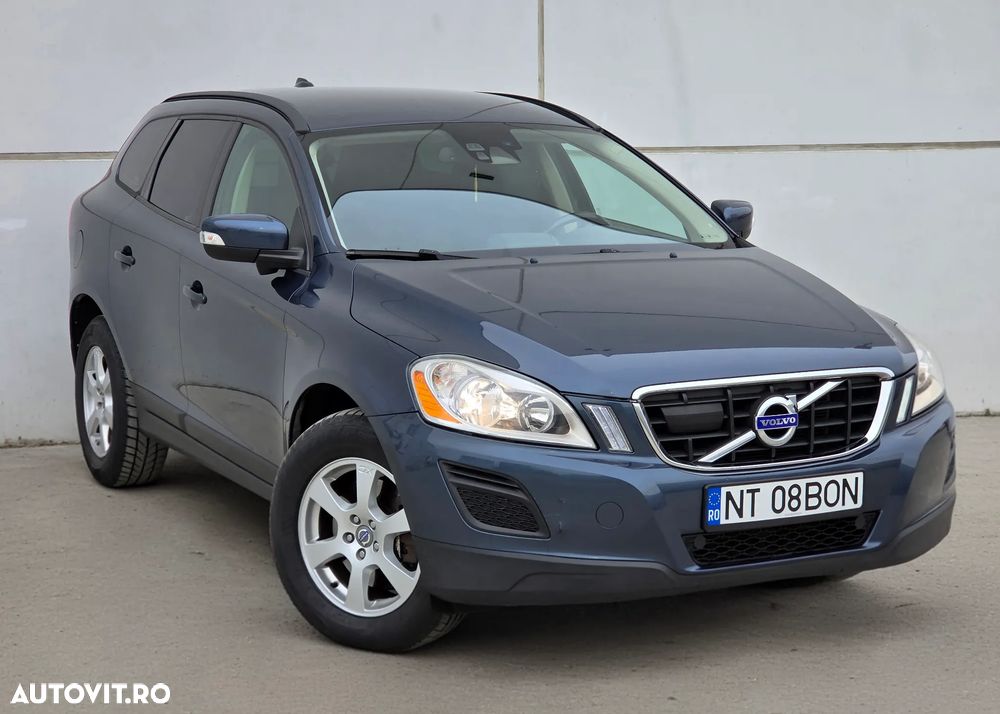 Volvo XC 60 D5 AWD Aut. Momentum - 2