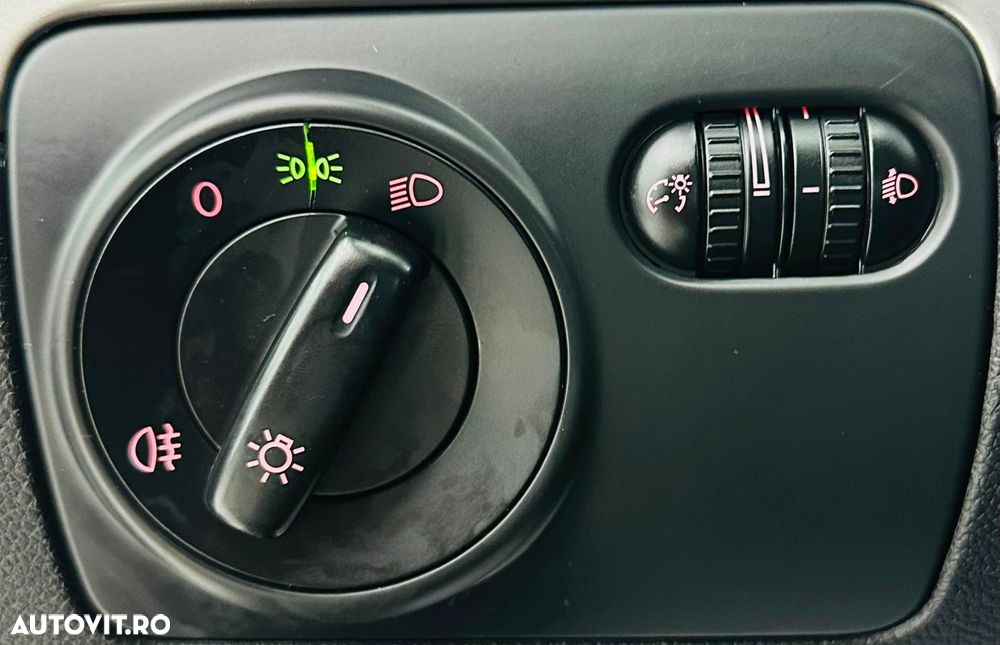 Volkswagen Golf 1.6 TDI DPF BlueMotion - 12