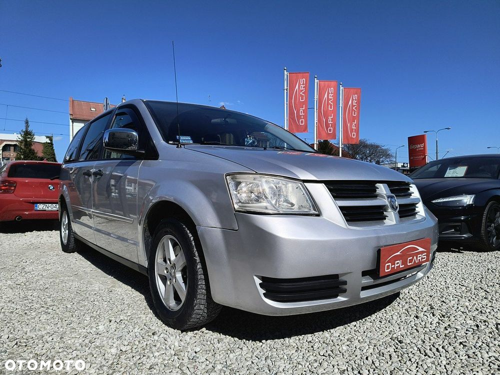 Dodge Caravan - 22