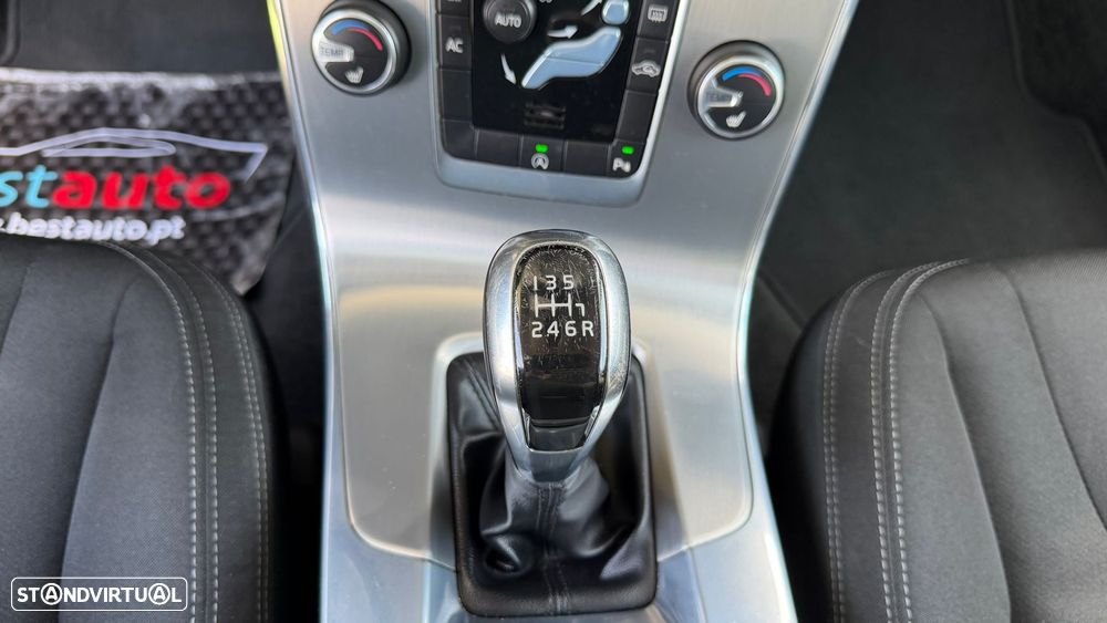 Volvo S60 D4 Momentum - 35